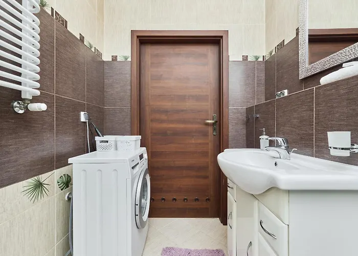 Szept Galeria Dominikanska By Renters