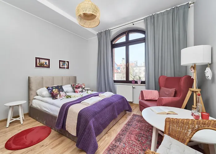 Szept Galeria Dominikanska By Renters